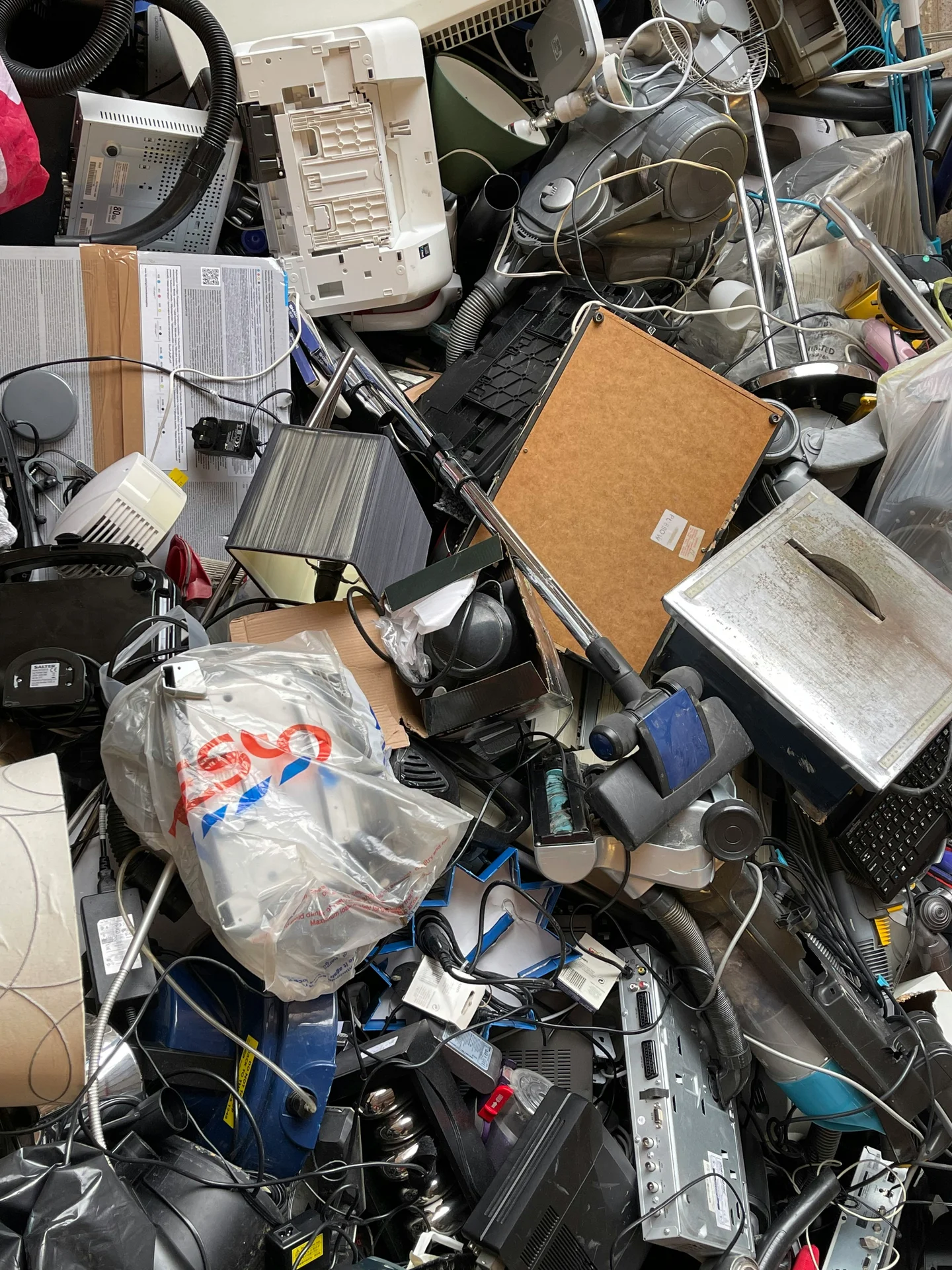 E-Waste Recycling UAE Reduce Toxic Pollution Complete Guide